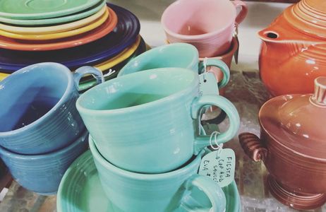 Antiques, vintage treasures and collectibles! From furniture to your grandmothers hat pin ! Barn boa