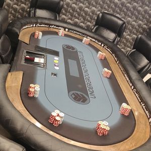 POKER TABLE WITH CHIPS 
SOSUA