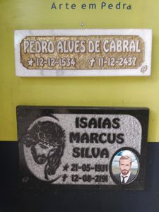 Arte em pedra para jazigo.
