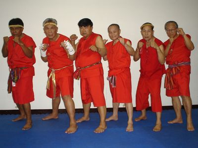 KRU MUAYTHAI ASSOCIATION SENIOR GRANDMASTERS KHAN 19 MONGKOL 9 YODTONG SENANAN SRIWARALAK PHOSAWAT SAENGSAWAN JARUSDEJ ULIT SOMPHON SAENGCHAI DAENG