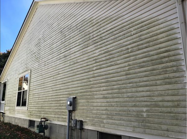 Before Soft Wash House Cleaning and Pressure Washing Pataskala Ohio. Jett Power Washing