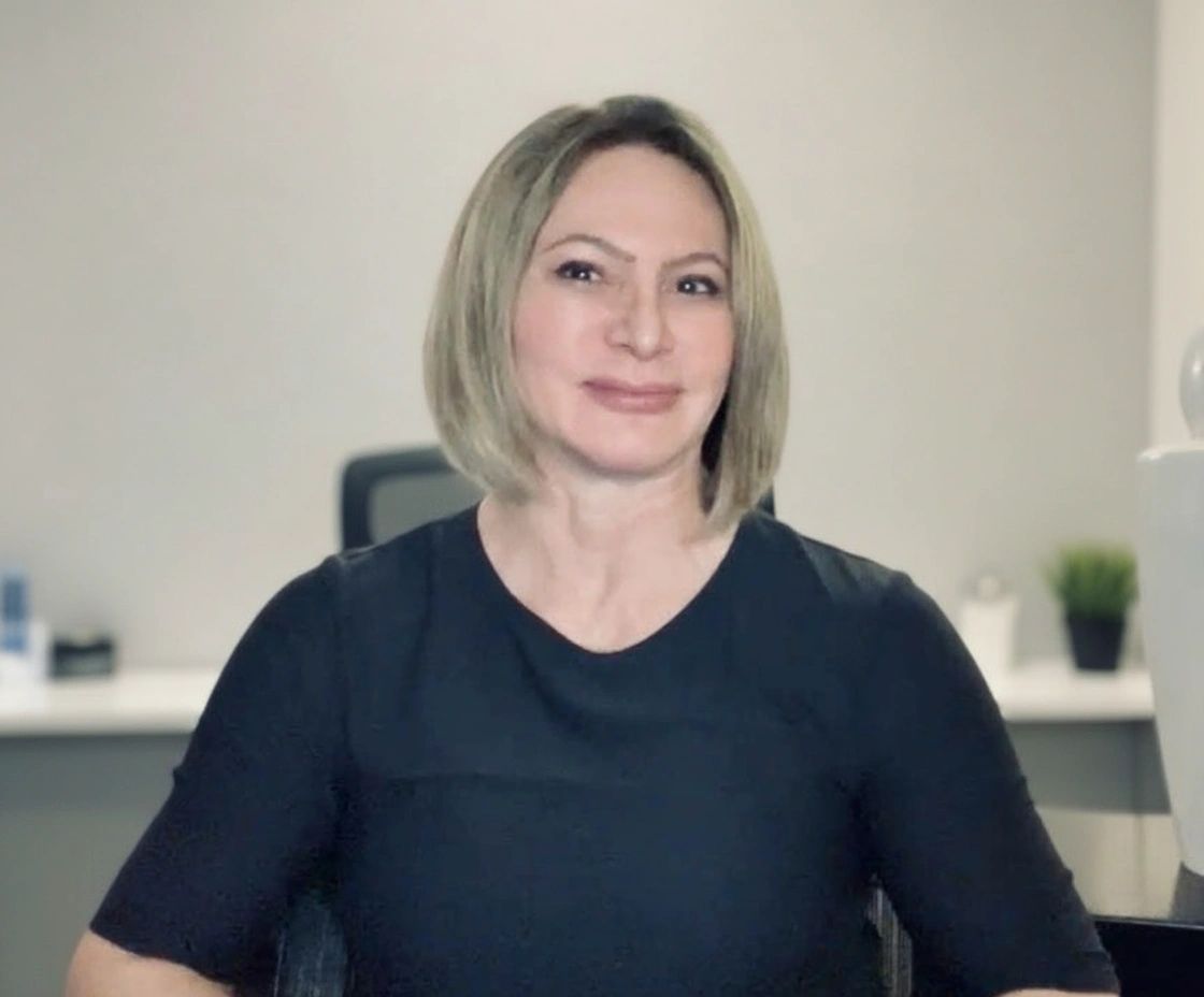 Dr. Victoria Munoz