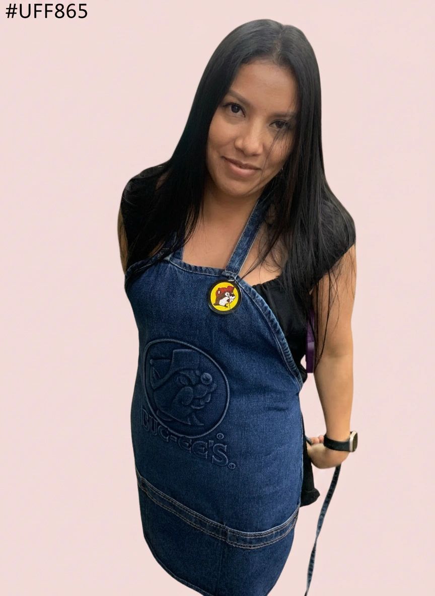 Lesly — Owner of Casa Glow Co.