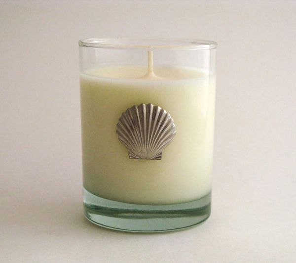 Soy Candle (14 oz.) with Pewter Clam