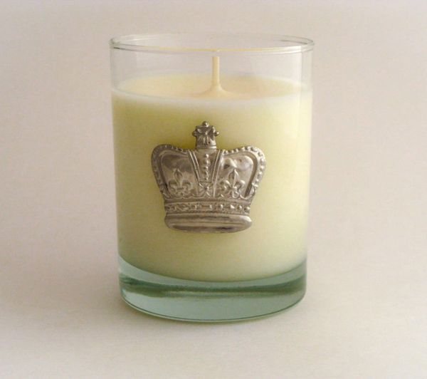 Soy Candle (14 oz.) with Pewter Crown
