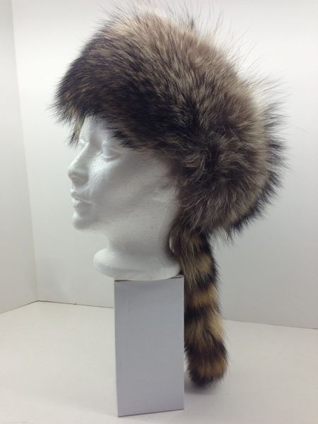 Authentic raccoon hat with removable tail | Globecraft Inc.