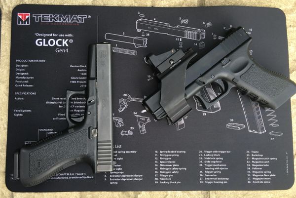 TekMat Armorer's Bench Gun Cleaning Mat (Model: GLOCK 17), Accessories &  Parts, Tools -  Airsoft Superstore