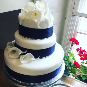 traditional wedding cake