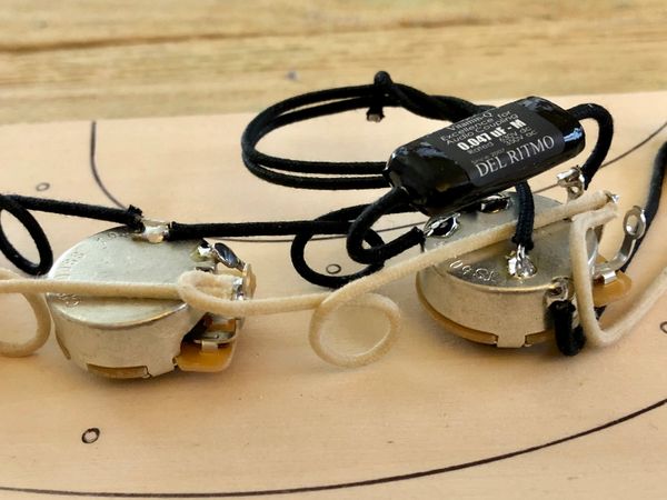 Fender™ P/J Bass Wiring Harness 500K Model | 1469MUSIC