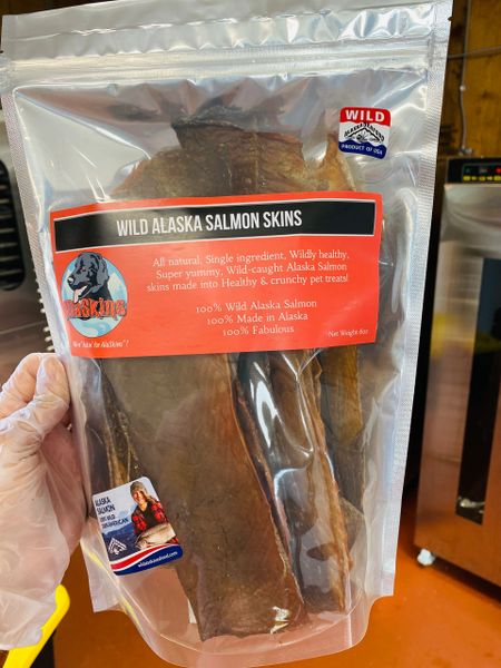 2 pack / Whole Salmon Skins (6 oz bags)