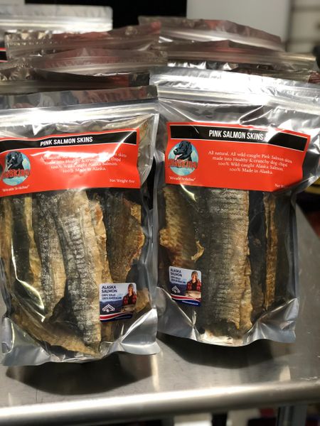 2 pack / Whole Salmon Skins (6 oz bags)