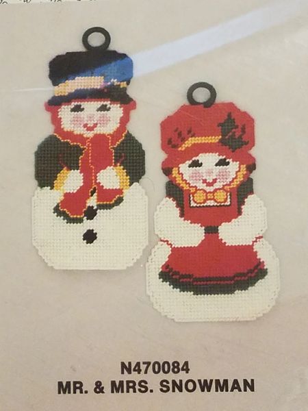 Mr & Mrs Snowman Plastic Canvas Kit Needlecraft Ala Mode N47084 N