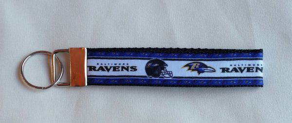 : Aminco NFL Baltimore Ravens Deluxe Wristlet Keychain : Sports  & Outdoors