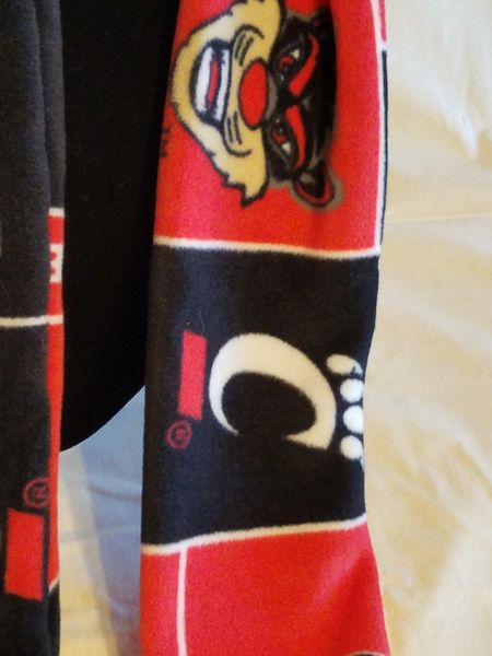 Hand Crafted NCAA University of Cincinnati Bearcats Fleece Scarf ...