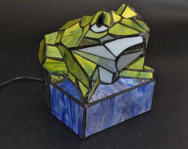 Tiffany Style Stained Green Art Glass Frog Table Lamp Animal | Galleria