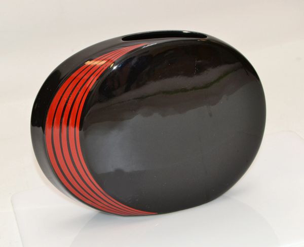 Japan Ceramic Black and Red Round Flat Vase Mid-Century Modern
