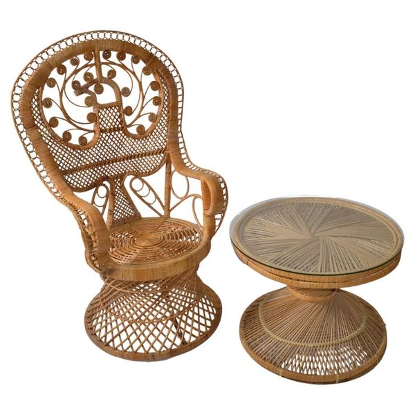 Coastal Vintage Round Rattan Accent Table Hand-Woven Wicker Caning Peacock Chair
