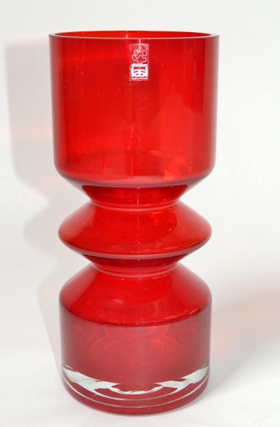 Tamara Aladin Riihimaen Lasi Oy Finland Red Blown Art Glass Vase Scandinavian