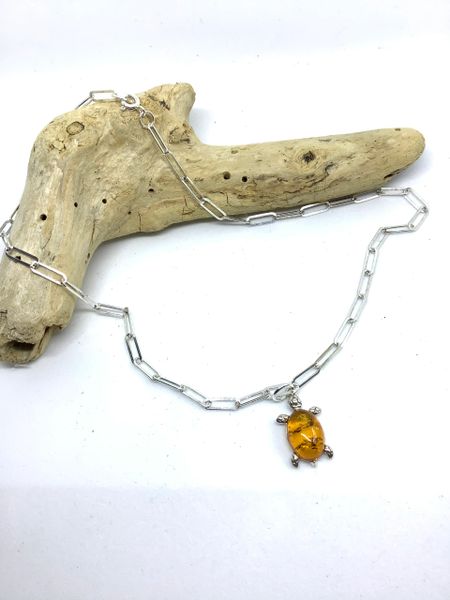 AMBER TURTLE NECKLACE