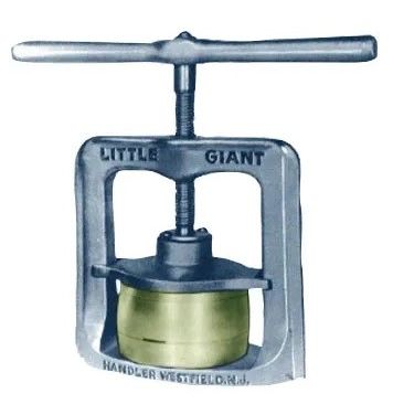 Handler Flask Press #33 Little Giant for Pressing a Single Flask