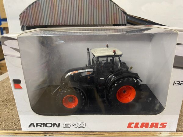 Rickerby Show 2011 Show Model Black Claas Arion 640 Tractor Limited Edition 1:32 scale DEALER BOX Universal Hobbies