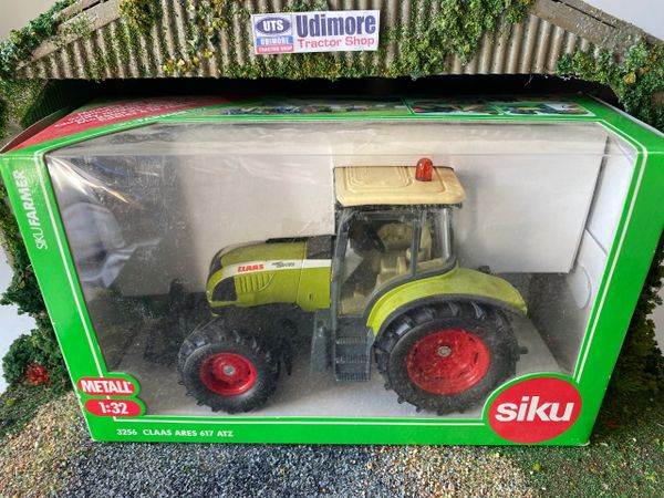 Siku Claas Axion Ares 617 Tractor 1:32 BOXED