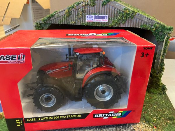 43136A1 Britains CASE IH Optum 300 CVX Tractor 1:32 scale