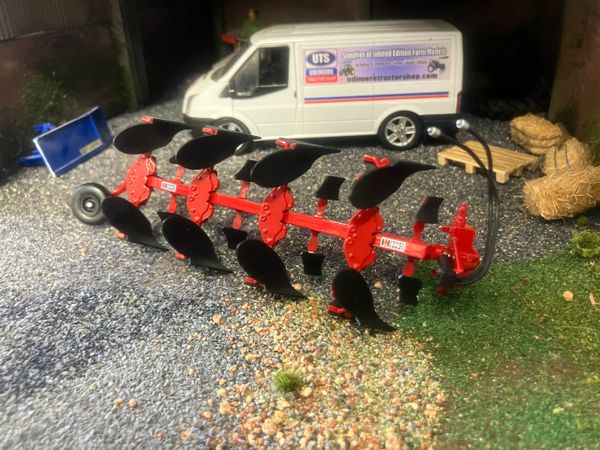 REP103 Replicagri CASE IH 155 4 Furrow Plough 1:32 scale Boxed
