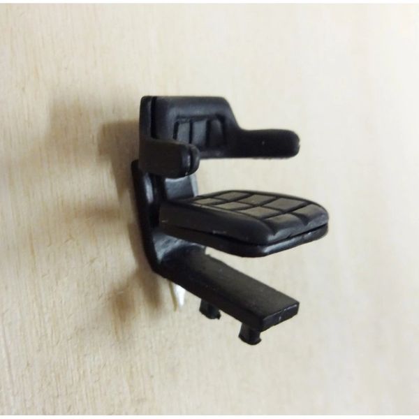 04555 Seat 05 20 mm x 18mm Tractor farm machinery 1:32 scale