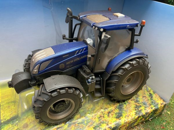 Lightly weathered Britains New Holland T6.180 tractor conversion 1:32 scale BOXED 43319