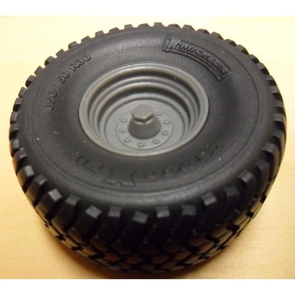 04249 Pair of Michelin BIB cargo wheels Artisan32 farm machinery 1:32 scale 850/50 R30