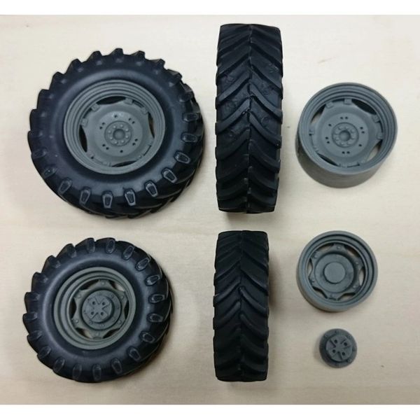 04261 Set of 4 Tractor wheels Artisan32 farm machinery 1:32 scale