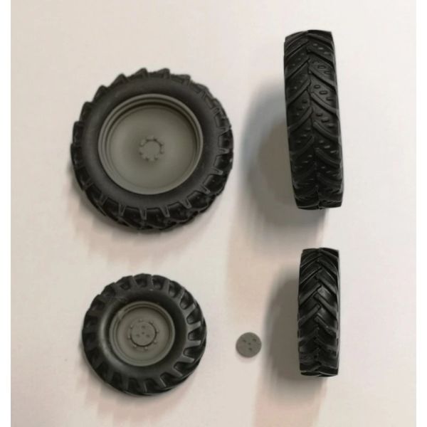 04294 Set of 4 Tractor wheels Artisan32 farm machinery 1:32 scale