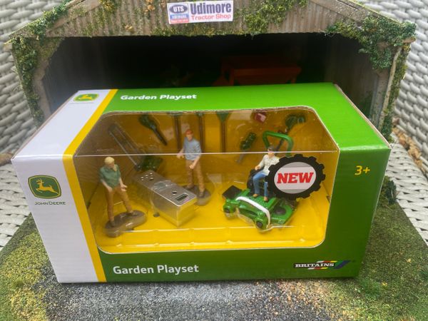 43386 Britains John Deere Garden Playset 1:32 BOXED