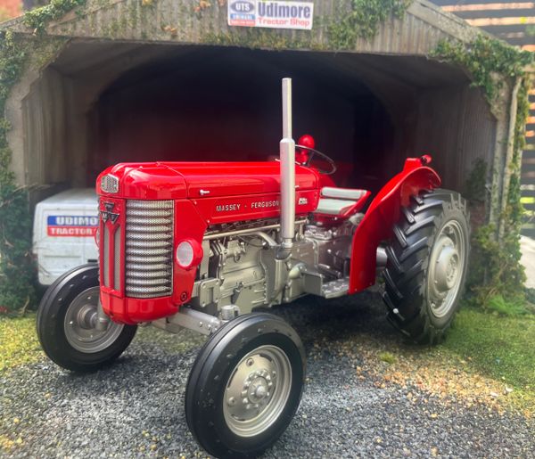 2915 Universal Hobbies Massey Ferguson 65 MK II tractor BOXED 1:16 scale
