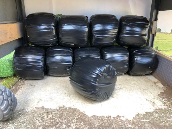10 x set of handmade Silage Bales for Britains model toy farm diorama 1:32 scale