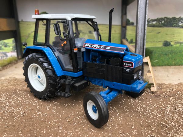 Ford 7740 SLE 2wd tractor conversion White roof 1:32 scale Farm model