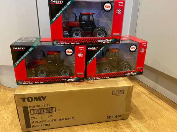 TRADE BOX 43295 3 x Britains CASE IH 4894 Tractor Prestige 100 Years model 1:32