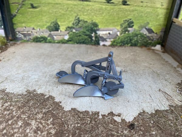 Ferguson 2 furrow plough 1:32 scale
