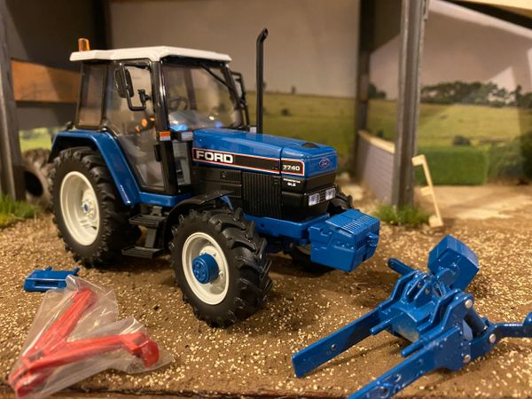 Ford 7740 SLE 4wd tractor Conversion White roof 1:32 scale Farm model