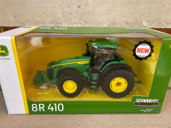 Britains John Deere 8R 410 prestige tractor 1:32 scale boxed as new