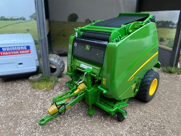 Wiking John Deere 990 Baler 1:32 scale Boxed