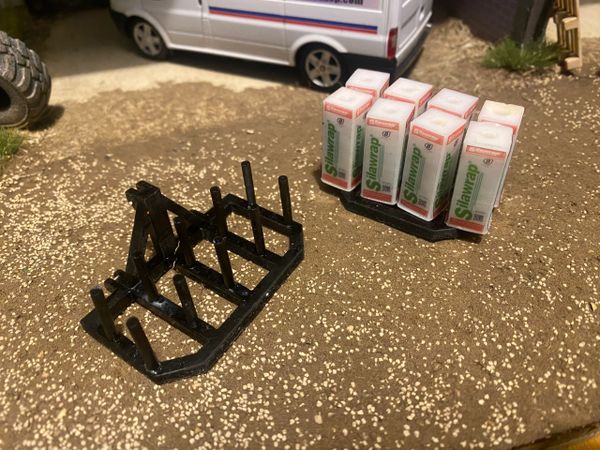 Hand made 10 silawrap and wrap holder 1:32 scale