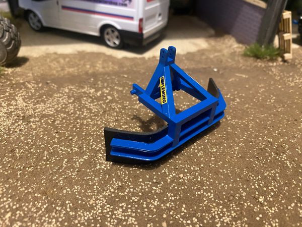 Hand made Blue Fleming yard scraper 1:32 scale