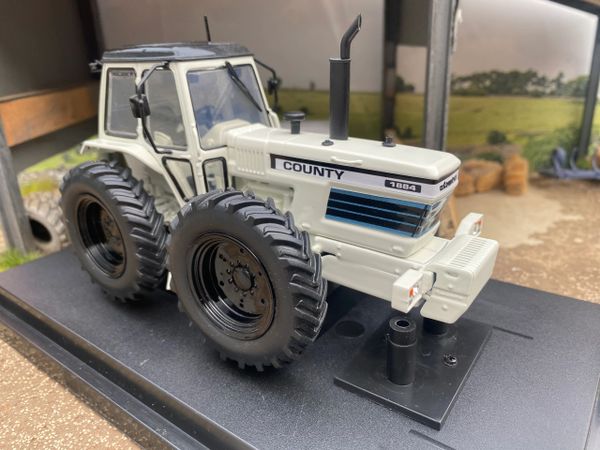 White County 1884 Tractor black wheels Conversion 1:32 scale