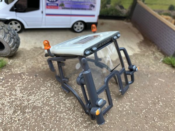 Class Axion Tractor Cab 1:32 scale
