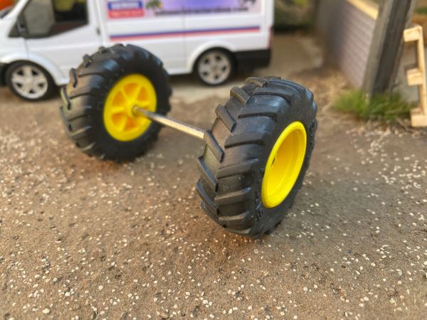 Set of 2 wheels 1:32 scale 40mm x 14.5mm