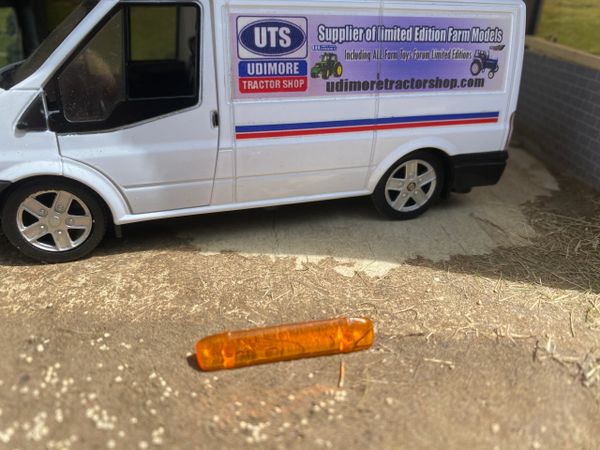 Flashing light bar beacon 31mm tractor truck 1:32 scale