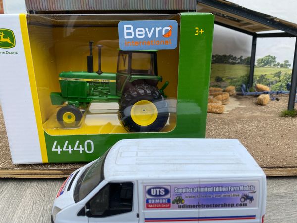 43380 Limited Edition Britains John Deere 4440 2wd Tractor with Duals 1:32 scale