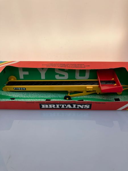 9579 Vintage Britains Fyson Elevator 1:32 scale box